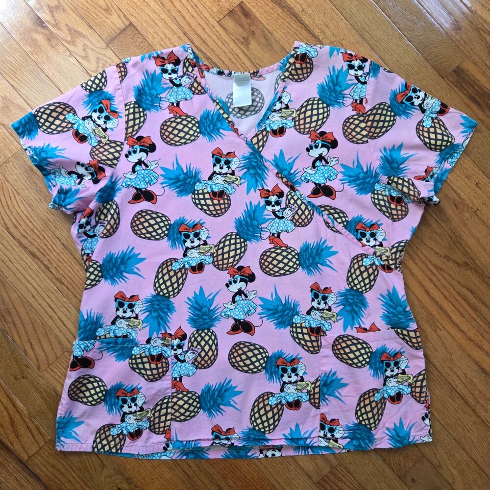 Disney scrub top XL